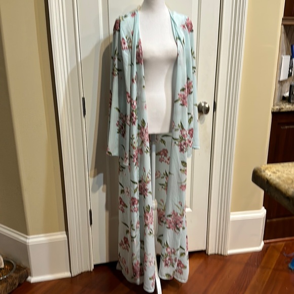 Peach Love California Sweaters - PEACH LOVE CALIFORNIA!!, EUC, amazing print can be worn so many ways!